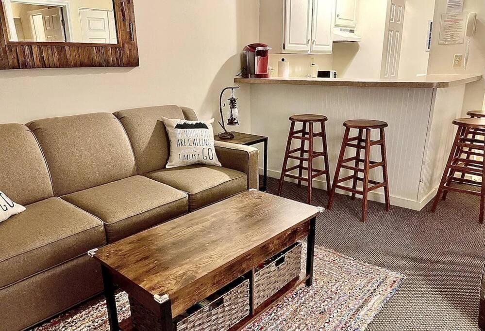 On Off 1br 1st Flr Sleeps 4 Jiminy Peak *