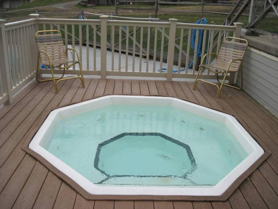 On Off 1br 1st Flr Sleeps 4 Jiminy Peak