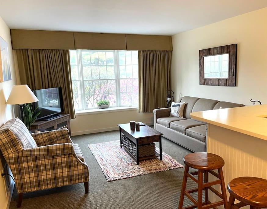 On Off 1br 1st Flr Sleeps 4 Jiminy Peak Hancock
