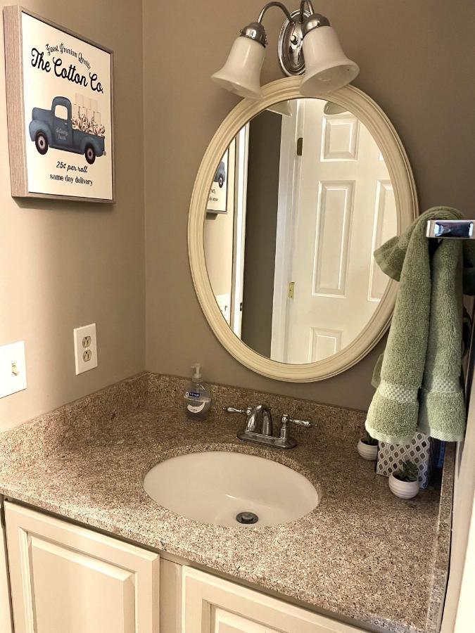 On Off 1br 1st Flr Sleeps 4 Jiminy Peak Hancock