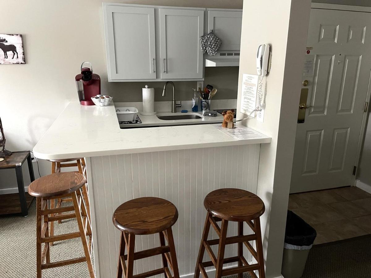 Apartment On Off 1br 1st Flr Sleeps 4 Jiminy Peak Hancock